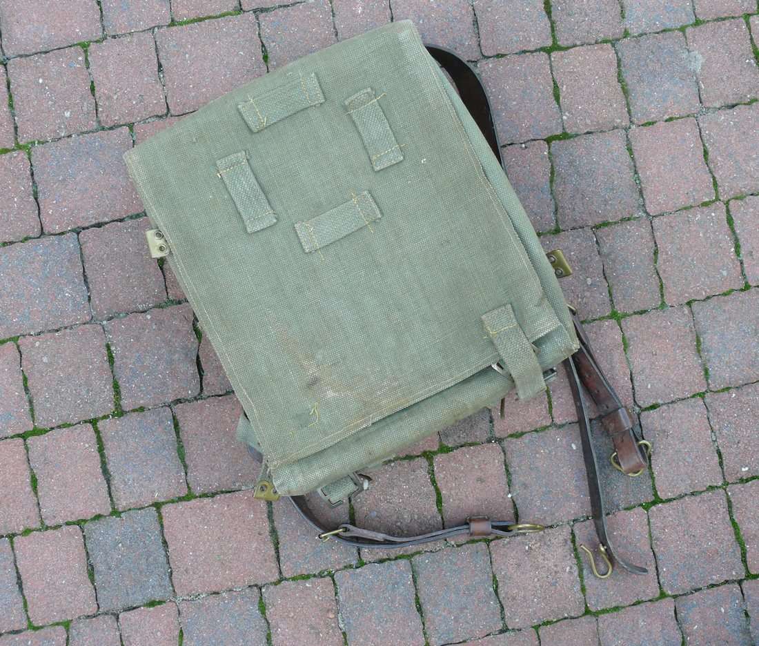 Old backpack, probably WW2 - Wehrmacht-Awards.com Militaria Forums